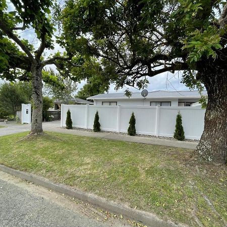 Modern Studio Apartment Motueka Exterior foto