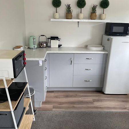 Modern Studio Apartment Motueka Exterior foto